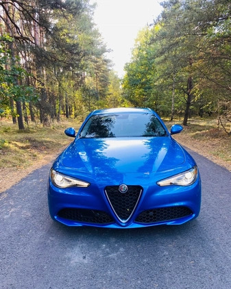 Alfa Romeo Giulia cena 114999 przebieg: 9000, rok produkcji 2021 z Warka małe 137